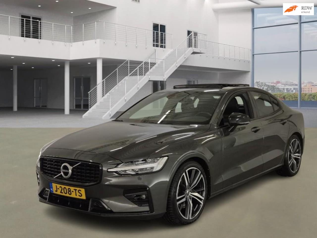Volvo S60 - 2.0 B3 R-Design / NL PRIJS 16001e / Auto rijdt prima - AutoWereld.nl