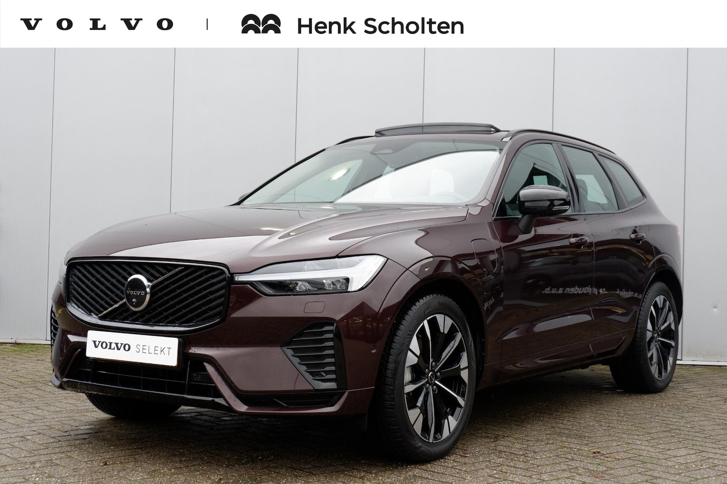 Volvo XC60 - 2.0 T6 Plug-in hybrid AWD Ultra Dark | Stoelverwarming | Electrische wegklapbare trekhaak - AutoWereld.nl