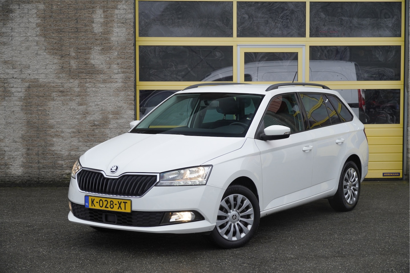 Skoda Fabia Combi - 1.0 TSI Ambition BJ2021 Led | Pdc | Navi | Trekhaak | App-Connect | Airco | Cruise control - AutoWereld.nl