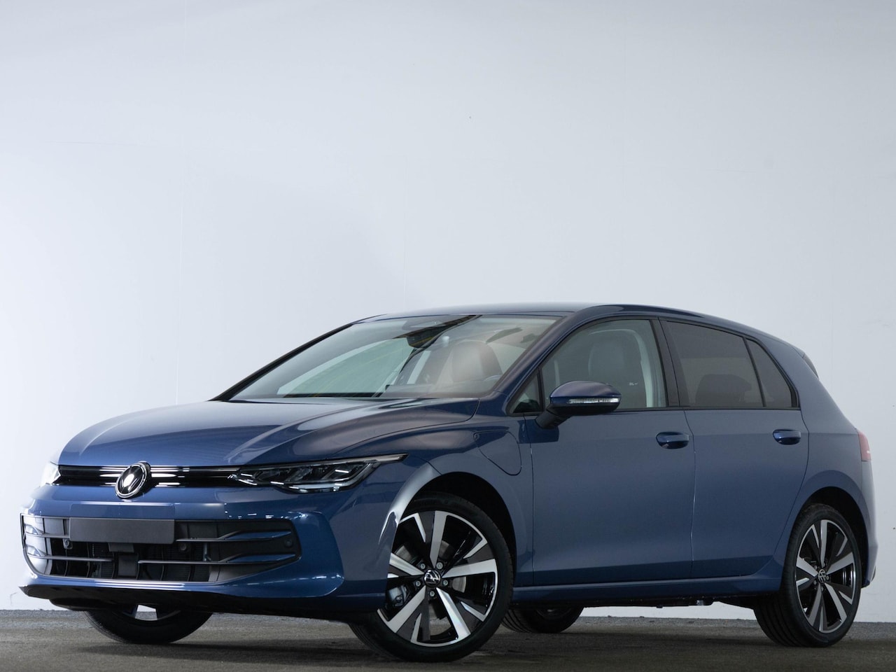 Volkswagen Golf - Life Edition 1.5 eHybrid 204 PK | Trekhaak | Achteruitrijcamera | Stuur & Stoelverwarming - AutoWereld.nl