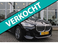 BMW 2-serie Active Tourer - 218i | M-pakket | El. Trekhaak | AppleCarplay | Keyless | El. Achterklep |