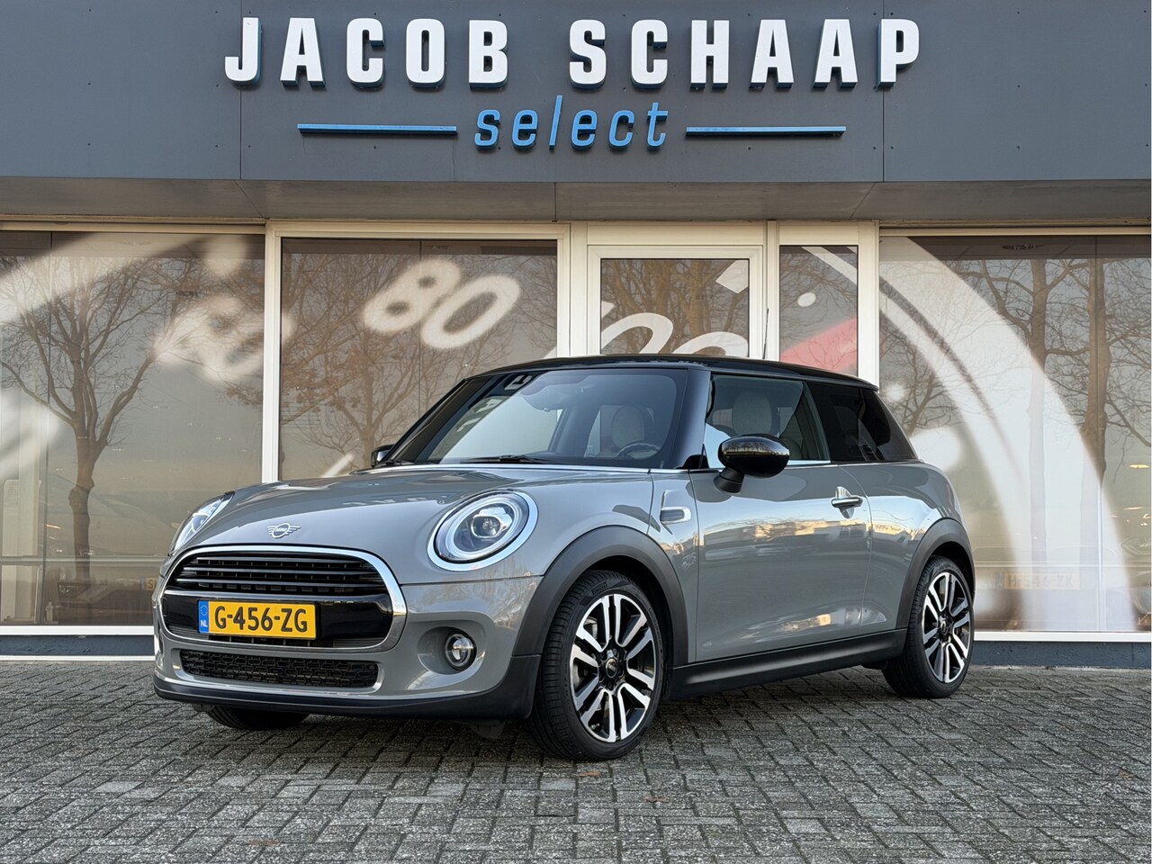 MINI Cooper - Mini 1.5 Chili Automaat / Carplay / Panoramadak / Navi / 17" LM /  PDC v+a - AutoWereld.nl