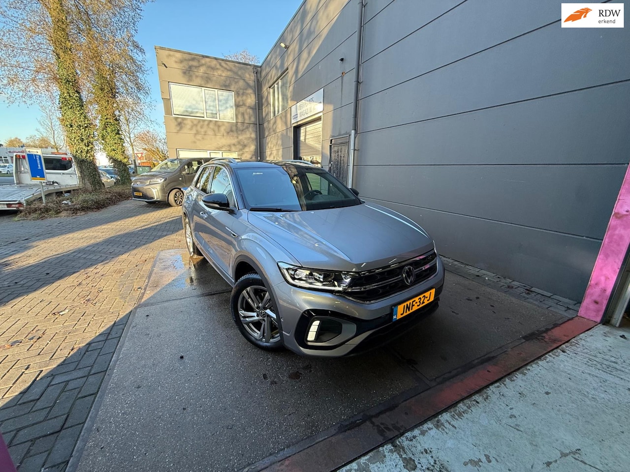 Volkswagen T-Roc - 1.5 TSI R-Line /Automaat/2025! - AutoWereld.nl