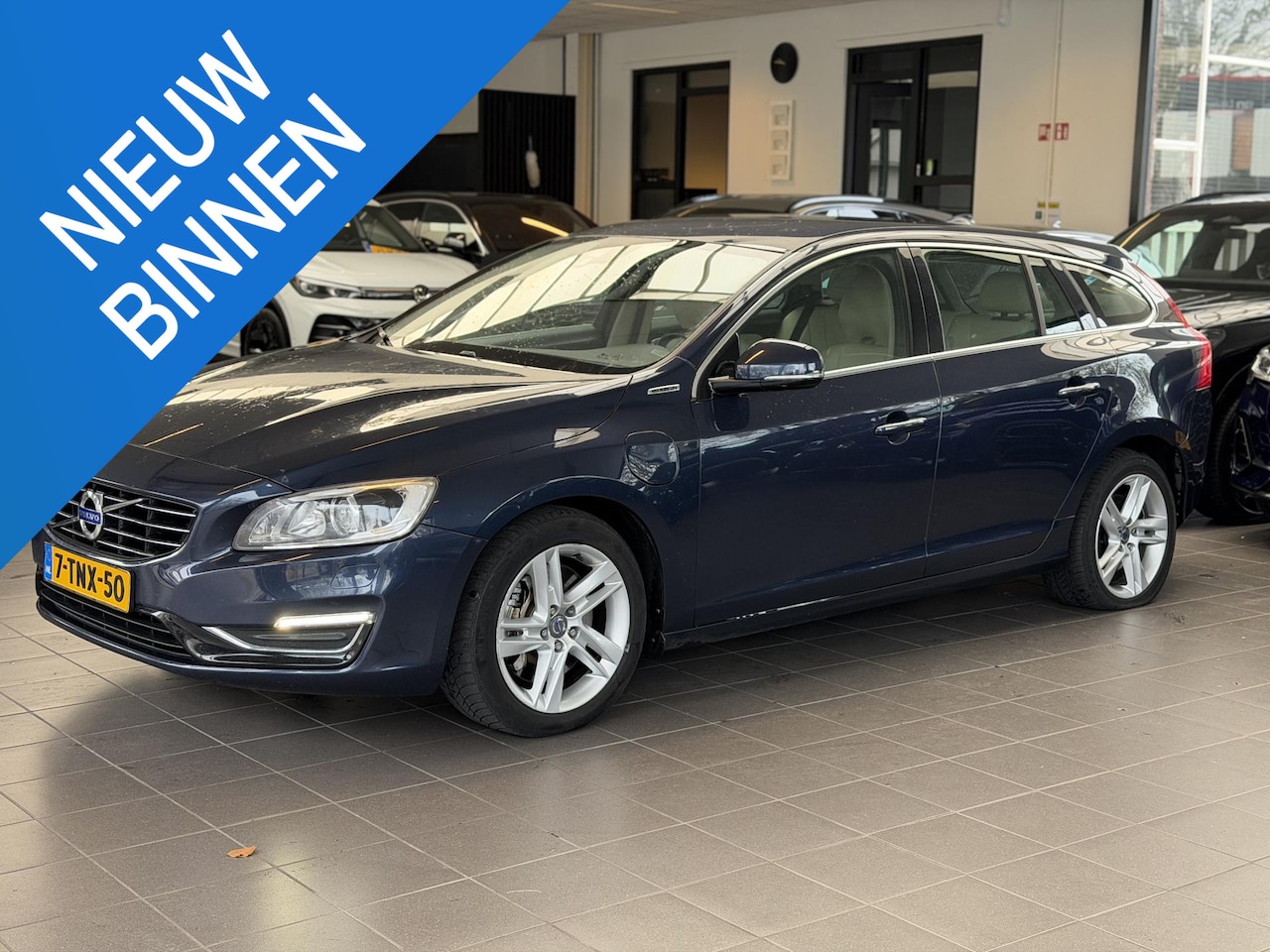 Volvo V60 - 2.4 D6 AWD Plug-In Hybrid Summum 2.4 D6 AWD Plug-In Hybrid Summum - AutoWereld.nl