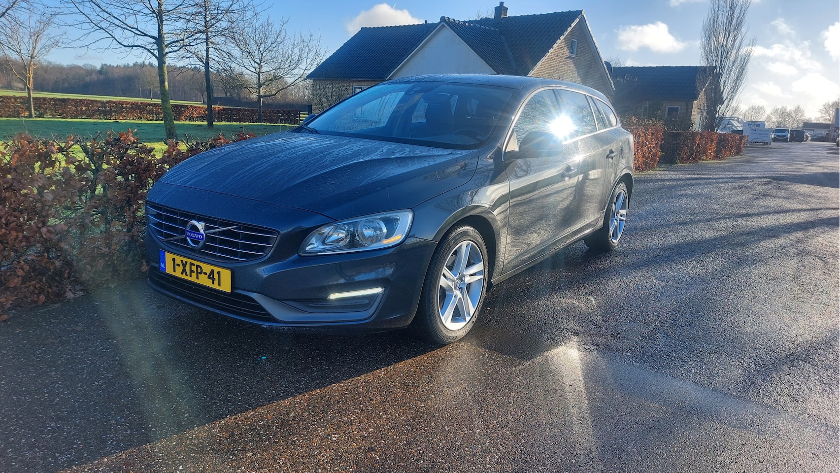 Volvo V60 - 2.0 D4 Momentum CLIMA/NAVI/AUTOMAAT BJ 2014 - AutoWereld.nl