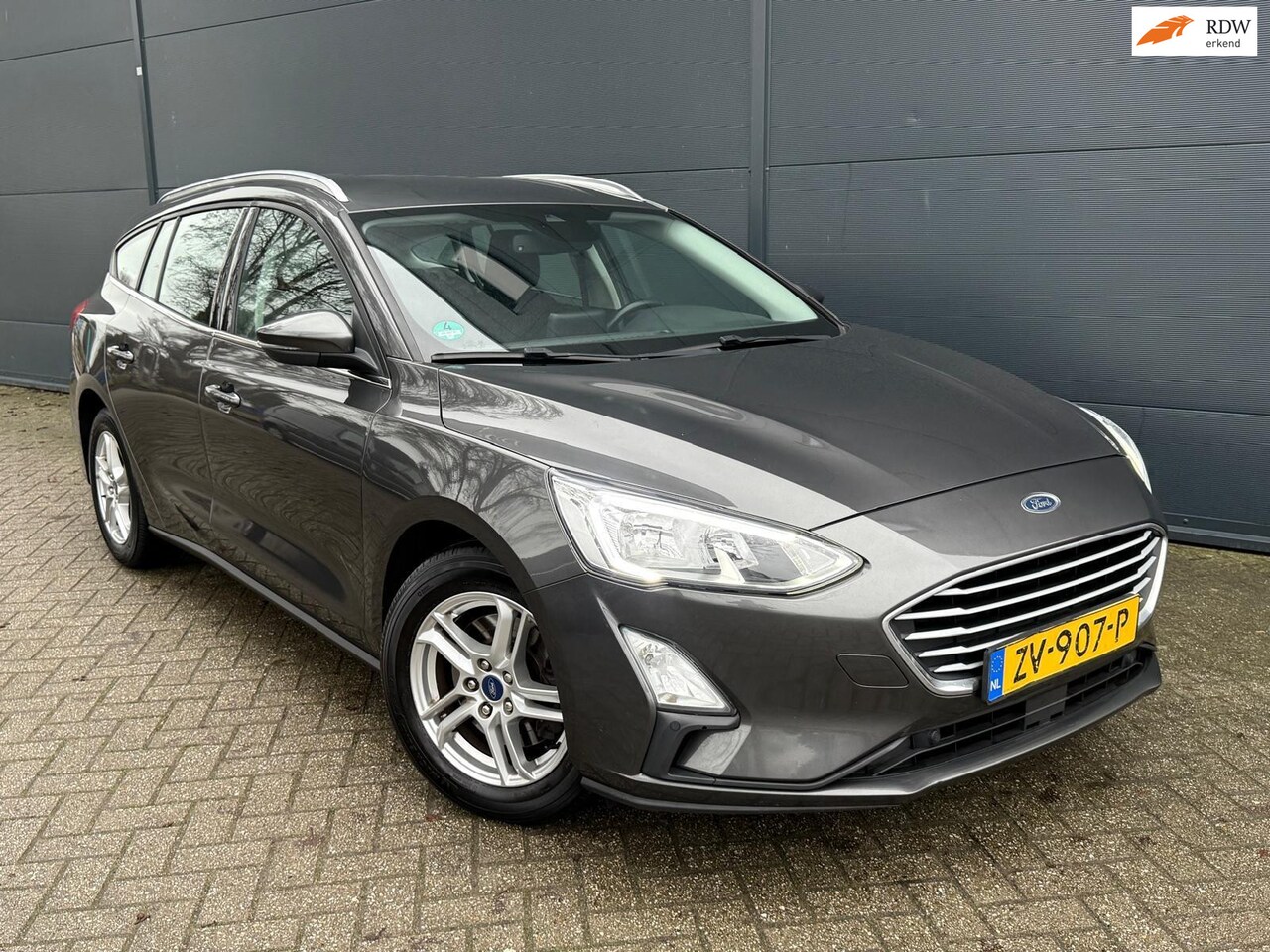 Ford Focus Wagon - 1.0 EcoBoostTitanium/Navi/carplay/parkeersensor/stoelverwarming - AutoWereld.nl