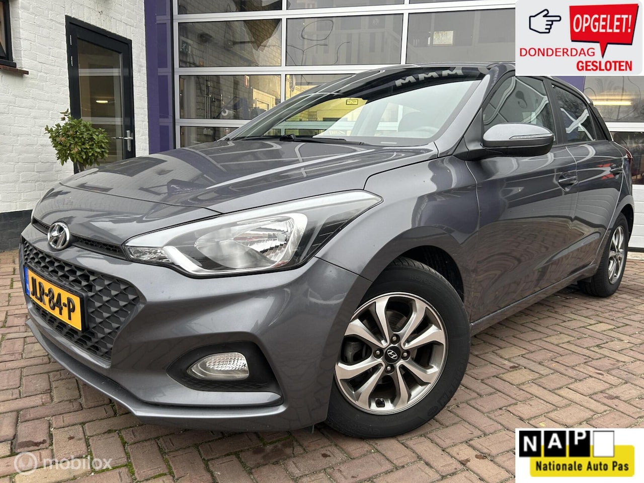 Hyundai i20 - 1.2 Premium * NAVI CAR PLAY * LM VELGEN *CC * - AutoWereld.nl
