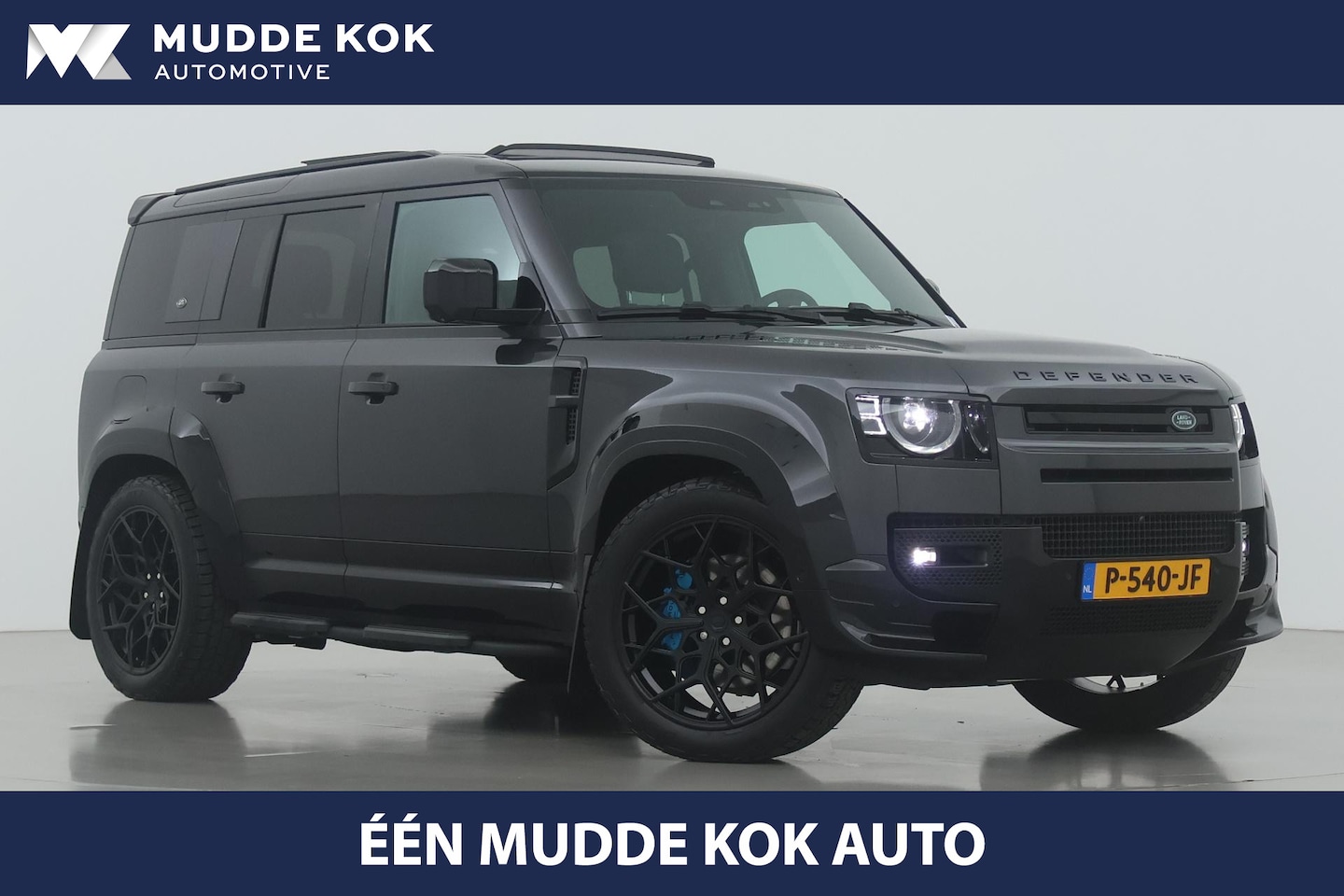 Land Rover Defender 110 - 5.0 P525 V8 | 22 Inch | ACC | Meridian Surround | Panoramadak | Trekhaak | Sidebars | Luch - AutoWereld.nl