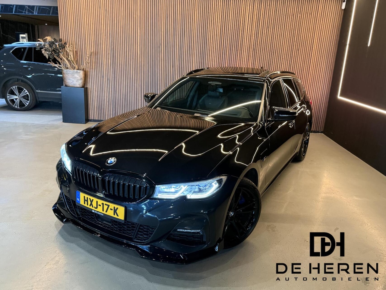 BMW 3-serie Touring - 330e xDrive High Maxton M-Sport PANO - AutoWereld.nl