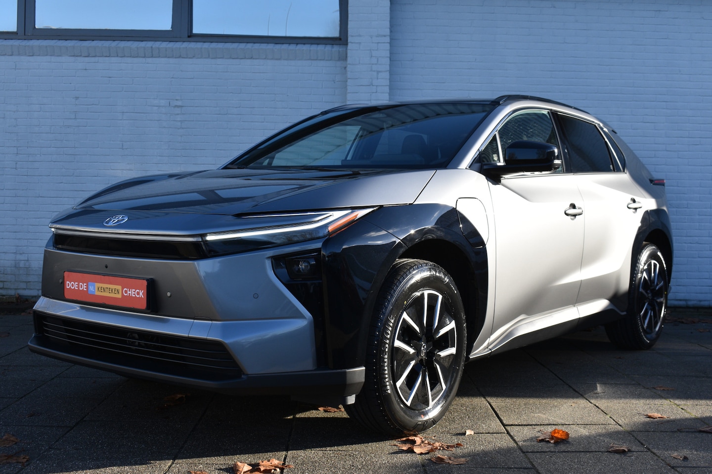 Toyota bZ4X - Dynamic 73 kWh Automaat 224pk | 360 graden camera | WLTP 515 km | Anti-inbraakalarm | - AutoWereld.nl