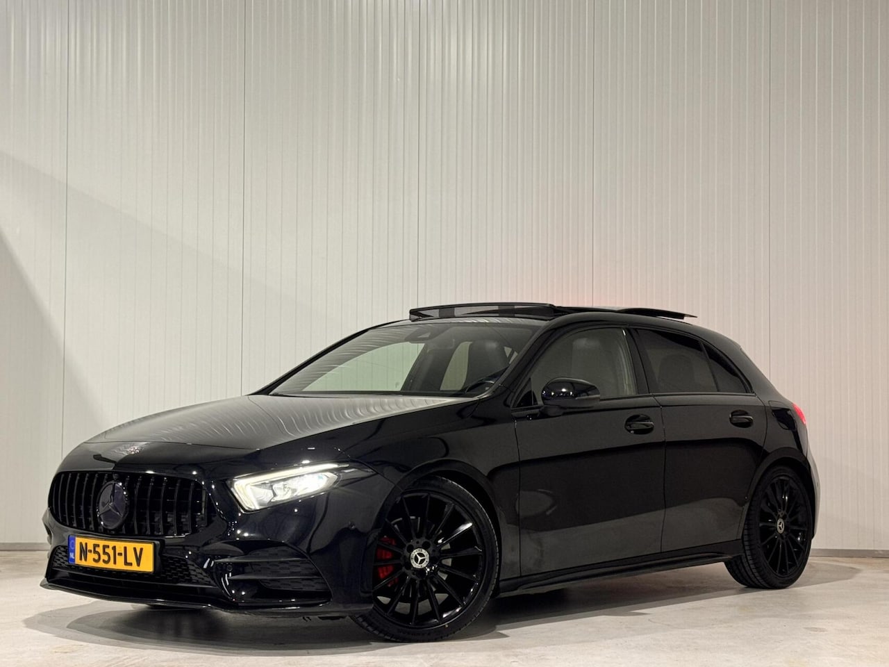 Mercedes-Benz A-klasse - 200 Launch Edition Premium|PANO|LANE ASSIS - AutoWereld.nl