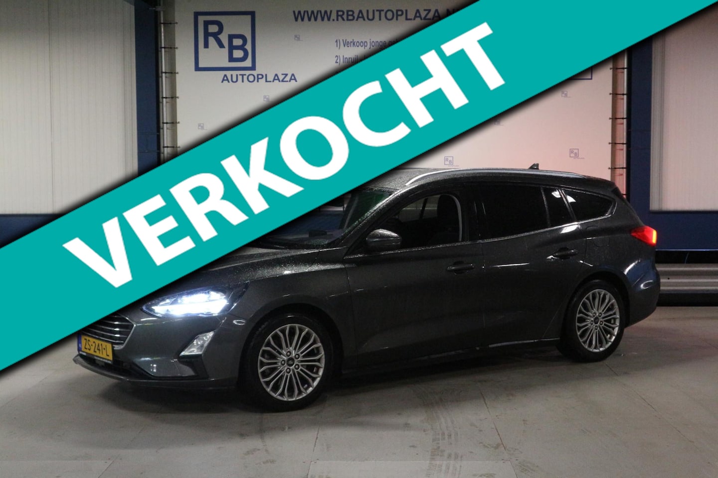 Ford Focus Wagon - 1.0 EcoBoost Titanium + AUTOMAAT + 12 MAANDEN GARANTIE ! - AutoWereld.nl