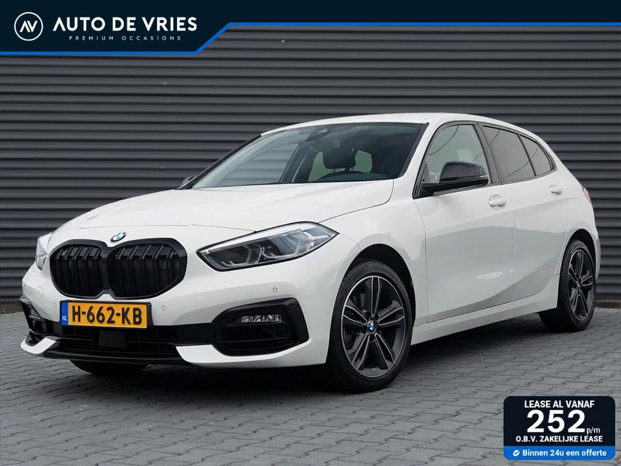 BMW 1-serie - 118i Automaat Executive Sport Edition | Navigatie | 2x PDC | Blackline - AutoWereld.nl
