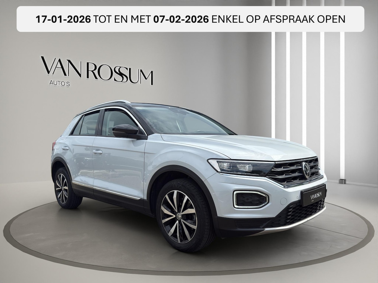 Volkswagen T-Roc - 1.5 TSI Style DSG Navigatie | Two Tone | Parkeer V+A | Automaat | Elektrische Klep | Van € - AutoWereld.nl