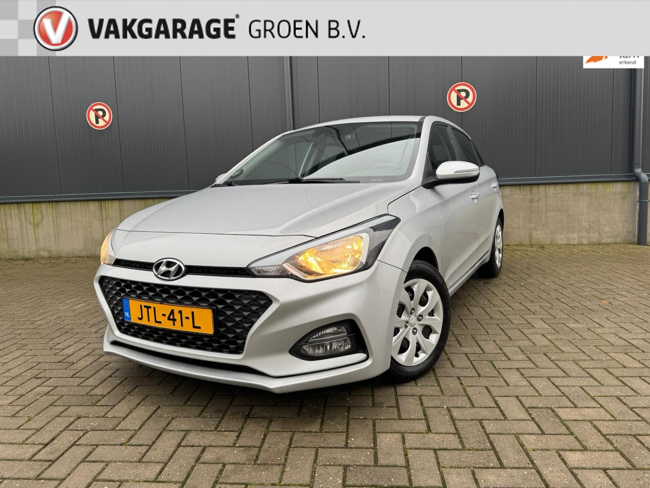 Hyundai i20 - 1.0 T-GDI Comfort / camera / cruise / airco / stuur + stoelverwarming ! - AutoWereld.nl