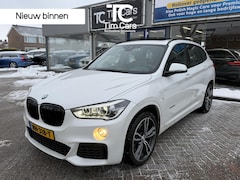BMW X1 - sDrive20i M-sport Automaat | Panoramadak | Leren bekleding | Stoelverwarming | Flippers |