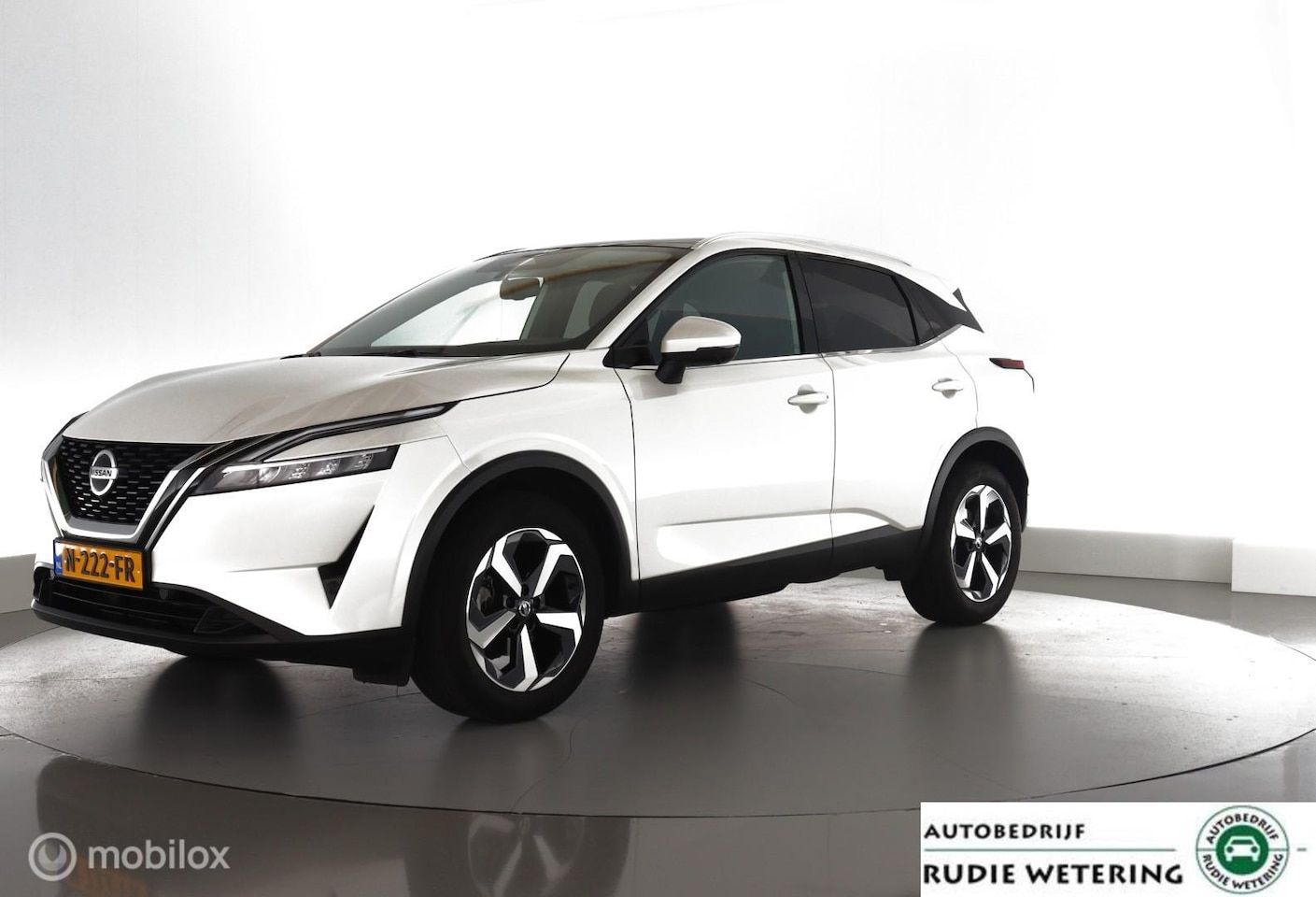 Nissan Qashqai - 1.3 140pk Premiere Edition NL-auto|nav|360cam|acc|pano|lmv18 - AutoWereld.nl