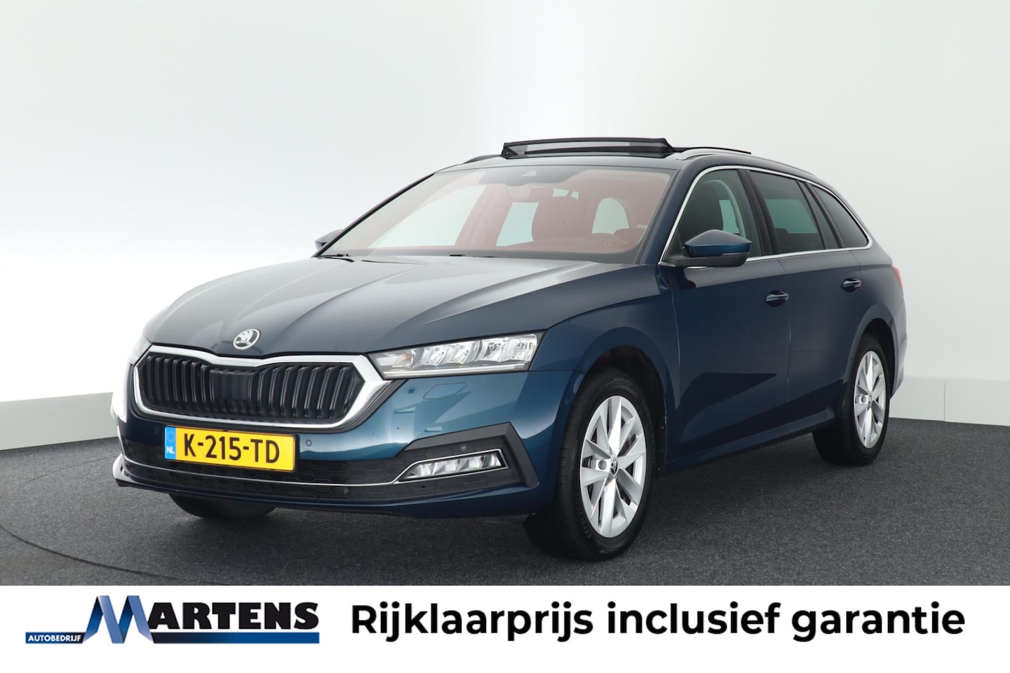 Skoda Octavia Combi - 1.0 e-TSI 110pk DSG Business Edition Plus Trekhaak Panoramadak Camera Head-Up Stoelverwarm - AutoWereld.nl