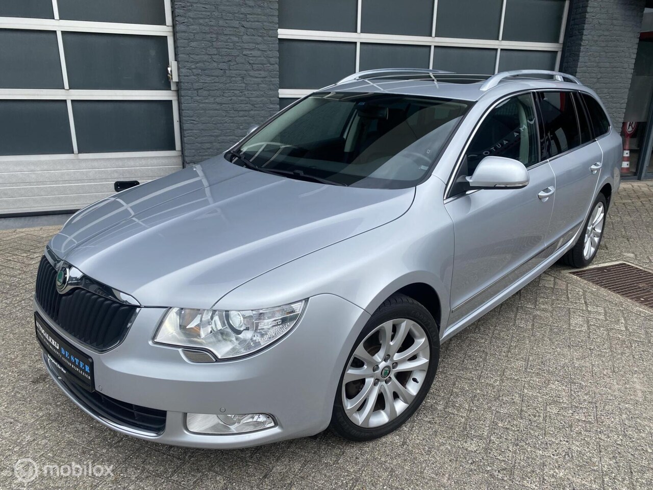 Skoda Superb Combi - 1.8 TSI Elegance Business Line 1.8 TSI Elegance Business Line - AutoWereld.nl