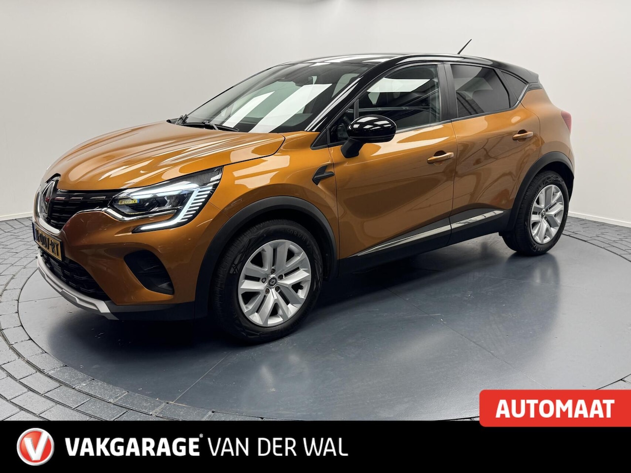 Renault Captur - 1.3 TCe 140 Intens Automaat-Navigatie-Trekhaak-Cr.contr-Clima-Parkeersensoren - AutoWereld.nl