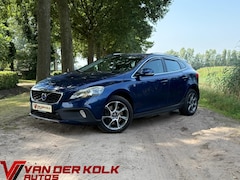 Volvo V40 Cross Country - 1.5 T3 Ocean Race Automaat | Xenon | Leder | Navigatie | Cruise | Climate | Stoelverwarmin