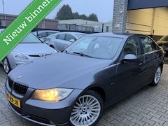 BMW 3-serie - 318i Dynamic Executive / Leer / Loopt perfect