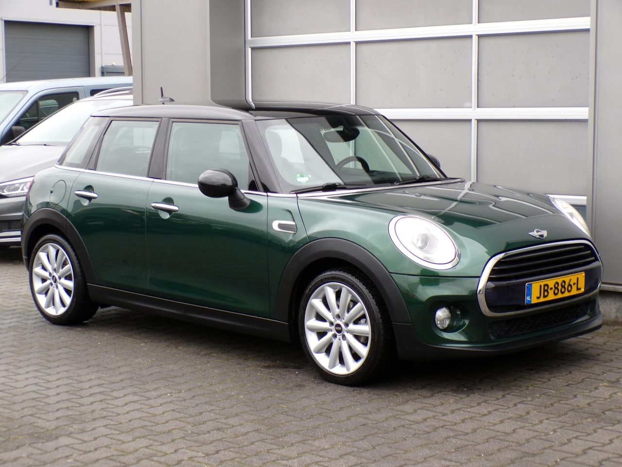 MINI Cooper - Mini 1.5 Pepper Business|LED|Navi|Cruise|BT|PDC - AutoWereld.nl