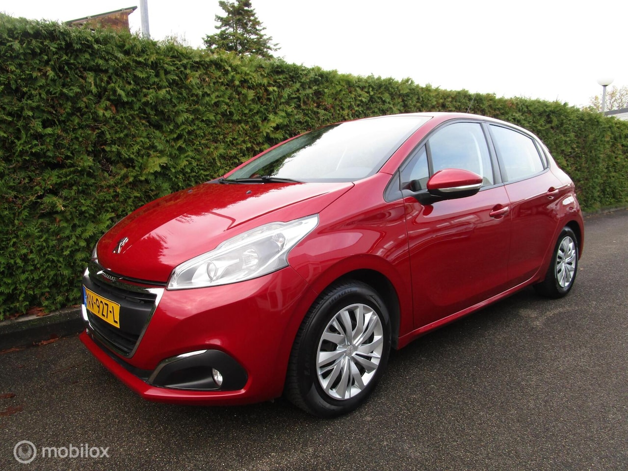 Peugeot 208 - 1.2 82 PK - 5-deurs - Navigatie - Trekhaak - AutoWereld.nl