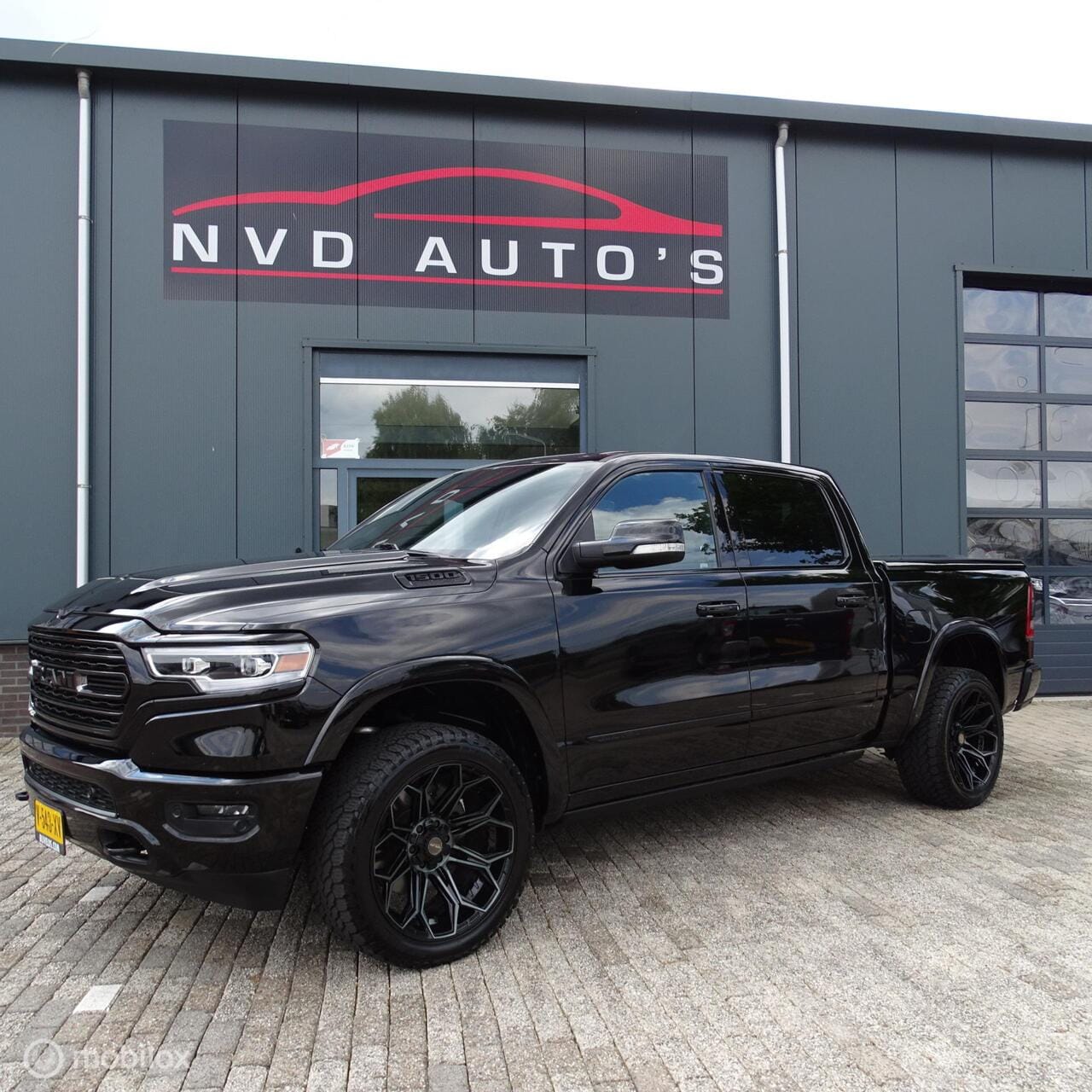 Dodge Ram 1500 - 4X4 5.7 V8 4x4 Crew Cab Limited 4PLAY 22 inch - AutoWereld.nl
