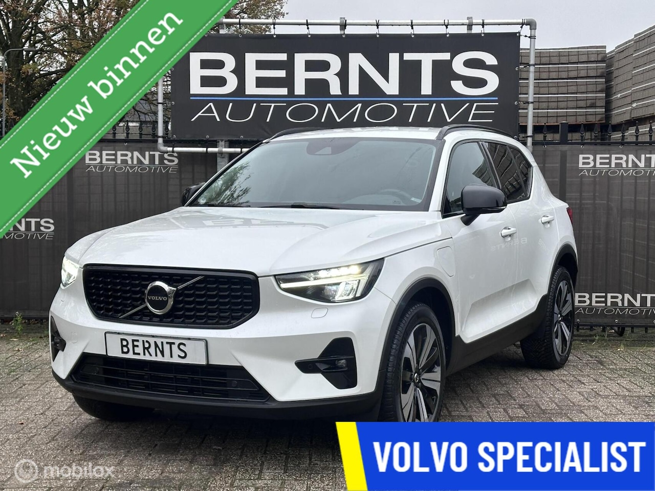 Volvo XC40 - T5 Recharge Ultimate Dark|AdaptiveCruiseControl|BLIS|Stoel en stuurverwarming|Keyless - AutoWereld.nl