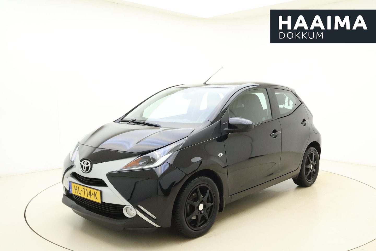 Toyota Aygo - 1.0 VVT-i x-play | Airco | Achteruitrijcamera | Bluetooth | Stuurwiel multifunctioneel | L - AutoWereld.nl
