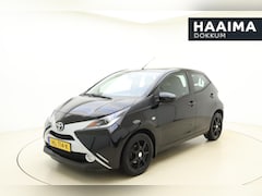 Toyota Aygo - 1.0 VVT-i x-play | Airco | Achteruitrijcamera | Bluetooth | Stuurwiel multifunctioneel | L