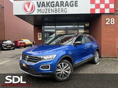 Volkswagen T-Roc - 1.5 TSI Sport // ADAPT. CRUISE // FULL LED // KEYLESS // DODEHOEK // VIRTUAL COCKPIT // CL