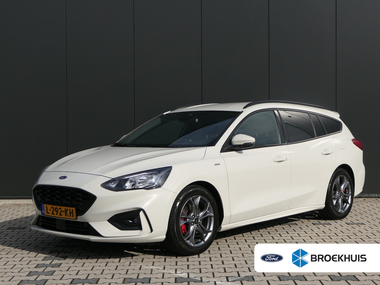 Ford Focus Wagon - 1.0 EcoBoost Hybrid ST Line X | Trekhaak | B&O | Winterpack | Adaptive Cruise | Elektrisch - AutoWereld.nl