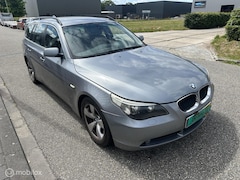 BMW 5-serie Touring - 523i loopt op 5 cilinders