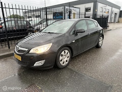 Opel Astra - 1.4 Turbo Edition koppaking lek