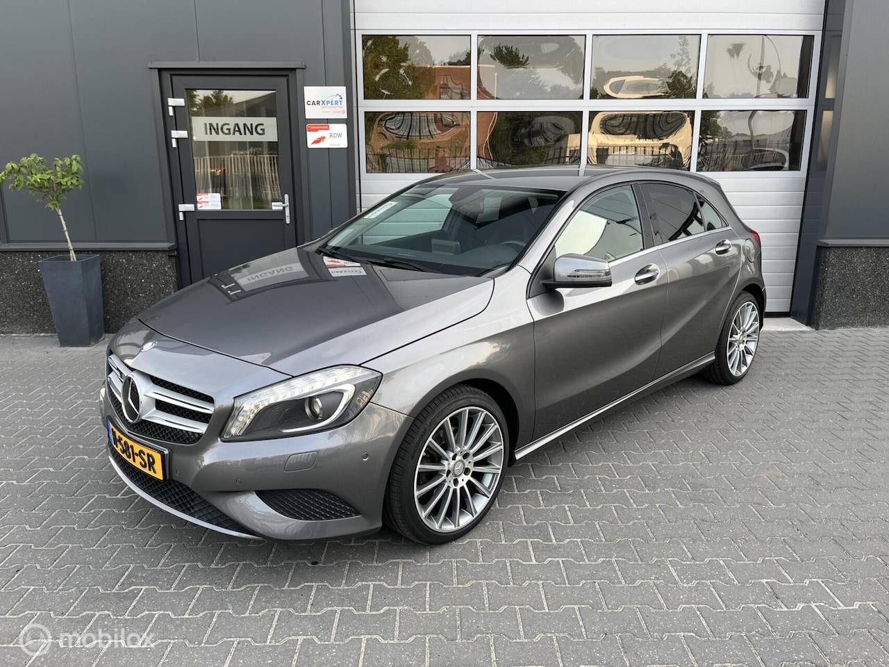 Mercedes-Benz A-klasse - A180 7G-DCT Automaat / CarPlay / Camera - AutoWereld.nl