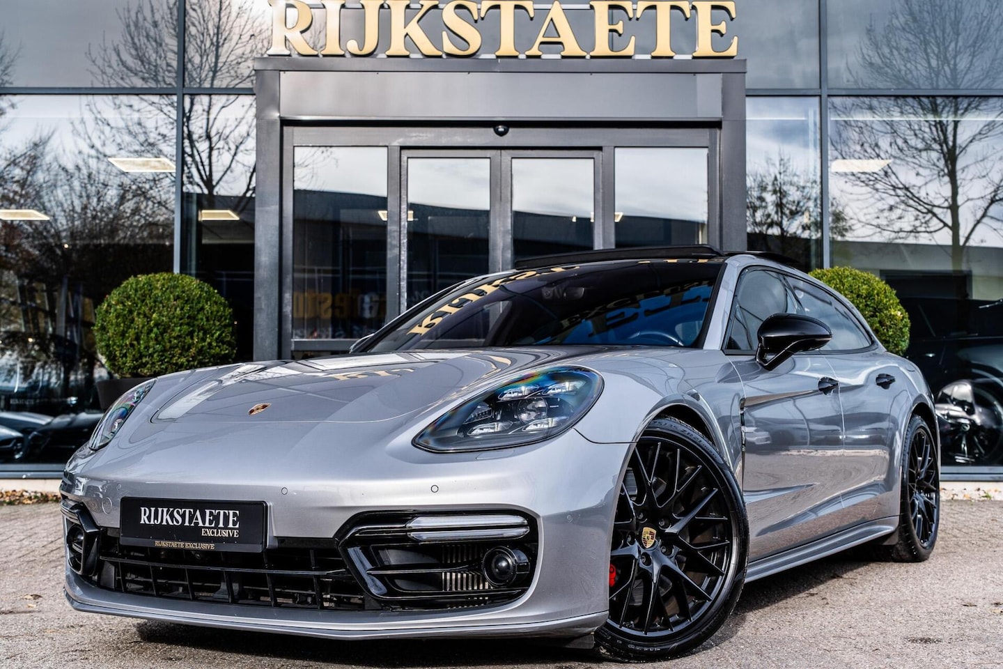 Porsche Panamera Sport Turismo - 2.9 4 E-Hybrid|CHRONO|PANO|19 - AutoWereld.nl