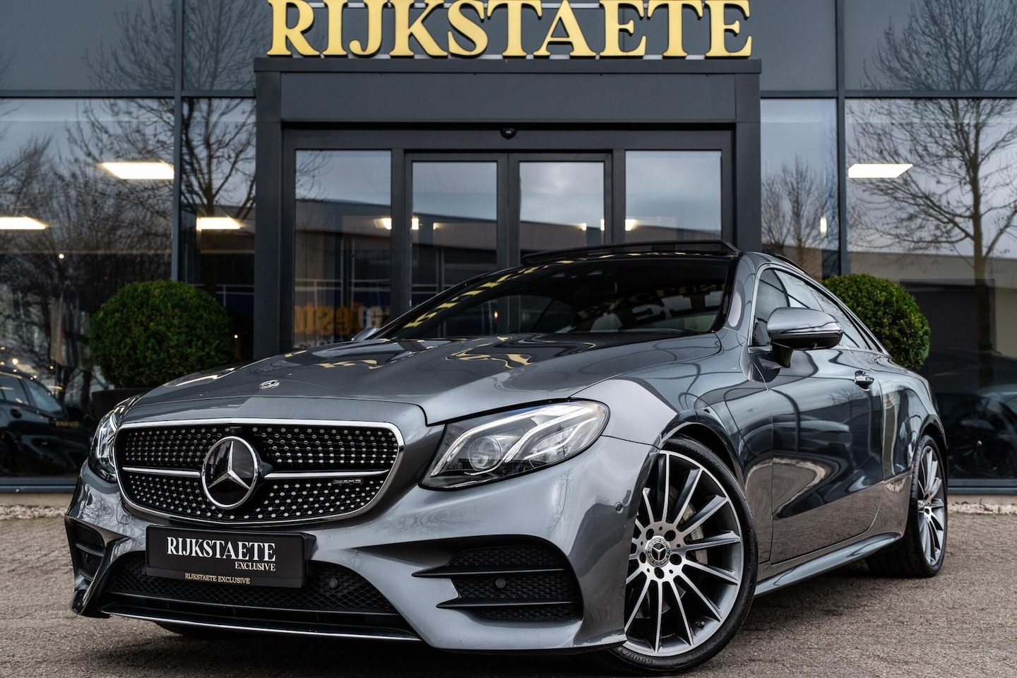Mercedes-Benz E-klasse Coupé - E300 AMG Line|PANO|BURMESTER|MEMORY - AutoWereld.nl