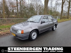 Opel Kadett - 1.6i LS kat. APK 12-2027/LEUK AUTO