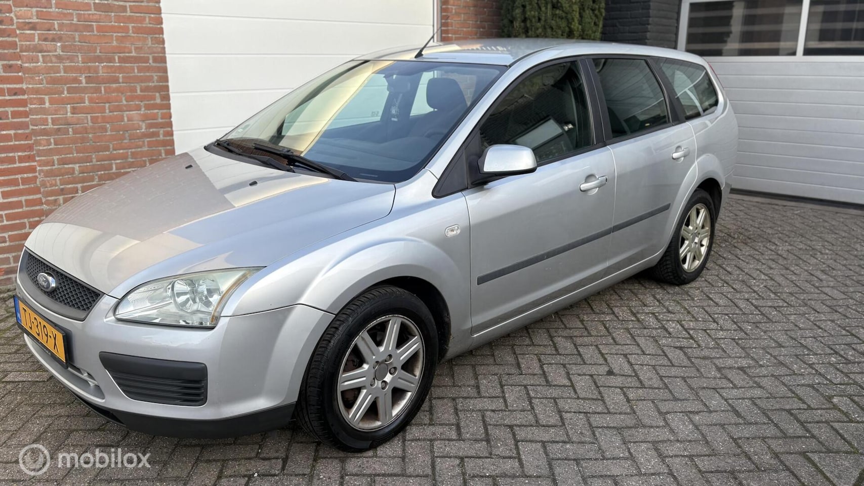 Ford Focus Wagon - 1.6-16V Ambiente 1.6-16V Ambiente - AutoWereld.nl