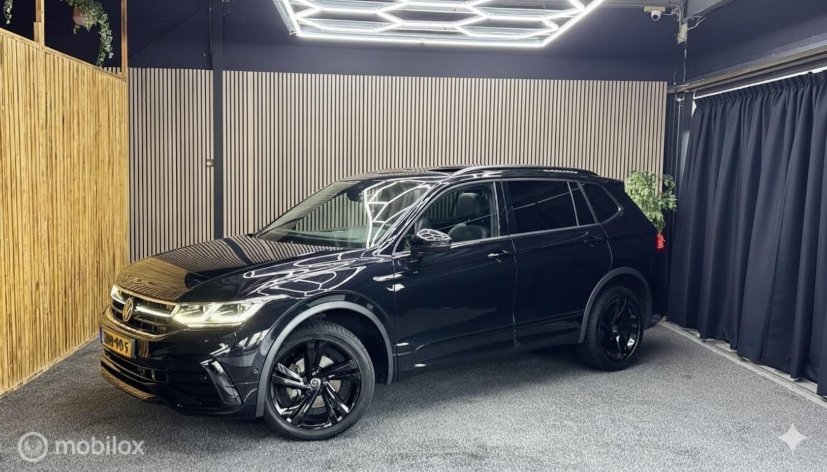 Volkswagen Tiguan Allspace - 1.5 TSI R-Line Allspace|Pano|Matrix|ACC|19 - AutoWereld.nl