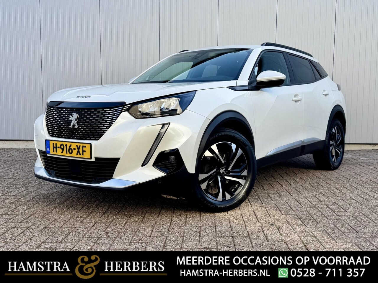 Peugeot 2008 - automaat 1.2 PureTech Blue Lease Allure wit - AutoWereld.nl