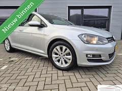 Volkswagen Golf - 1.0 COMFORTLINE NAVI PDC DSG NAP