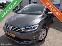 Volkswagen Touran - 1.5 TSI Comfortline Business 7p/Airco/Pano/Stoelverw/Camera/Carplay/Navi/Trekhaak/Lm velge