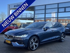 Volvo V60 - 2.0 B3 INSCRIPTION Trekhaak Panoramadak Harman Kardon Audio Navi Pilot Assist ACC Blis Led
