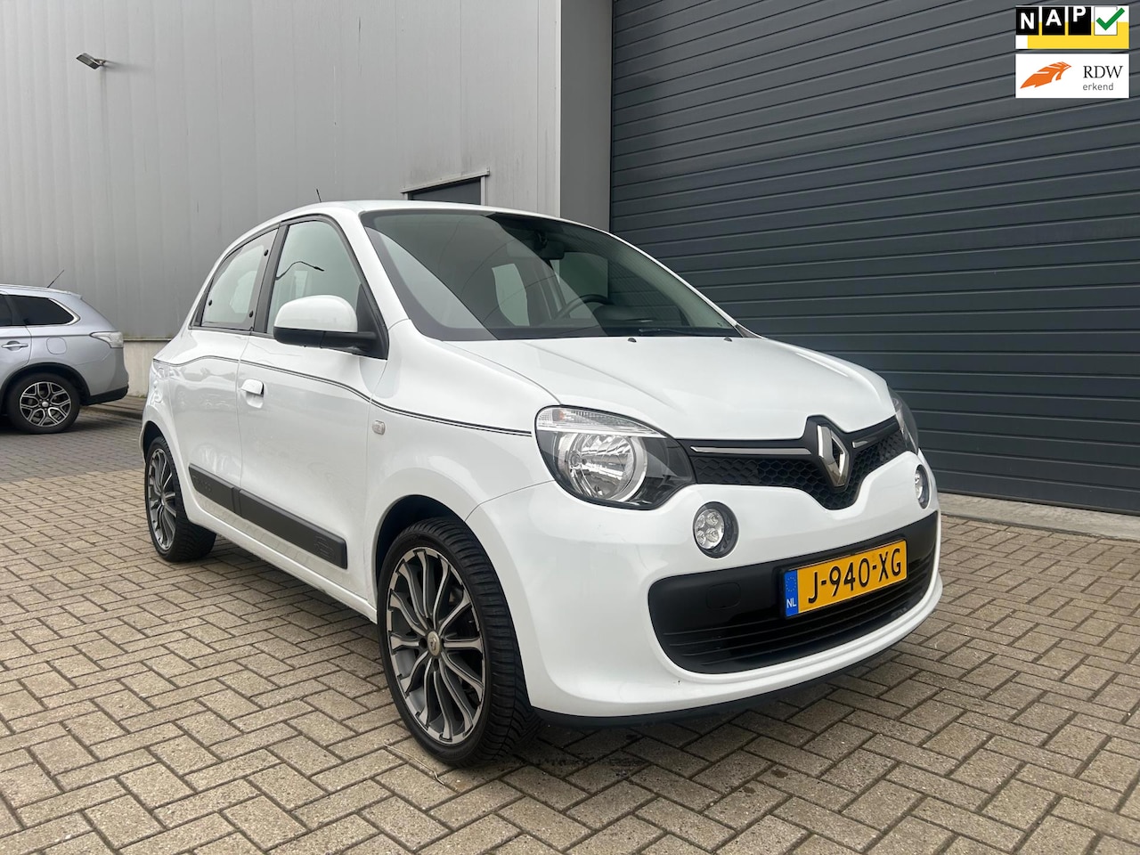 Renault Twingo - 1.0 SCe Authentique S/S AIRCO PDC APK 2015 - AutoWereld.nl