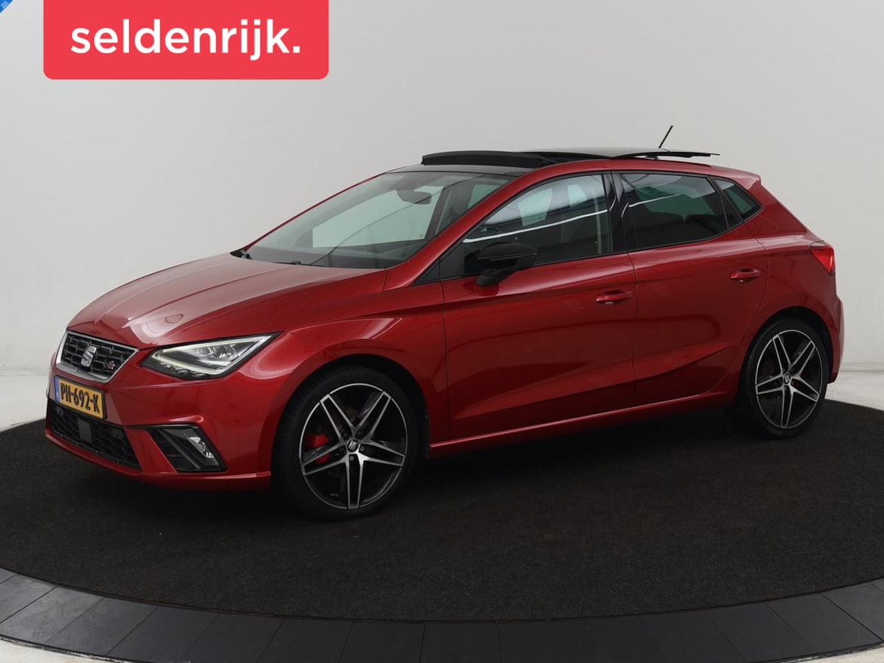 SEAT Ibiza - 1.0 TSI FR Intens | Panoramadak | Stoelverwarming | Adaptive cruise | Camera | Beats Pack - AutoWereld.nl