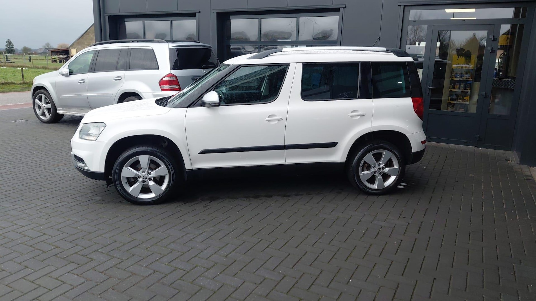 Skoda Yeti - 1.2 TSI Greentech JOY 1.2 TSI Greentech JOY - AutoWereld.nl