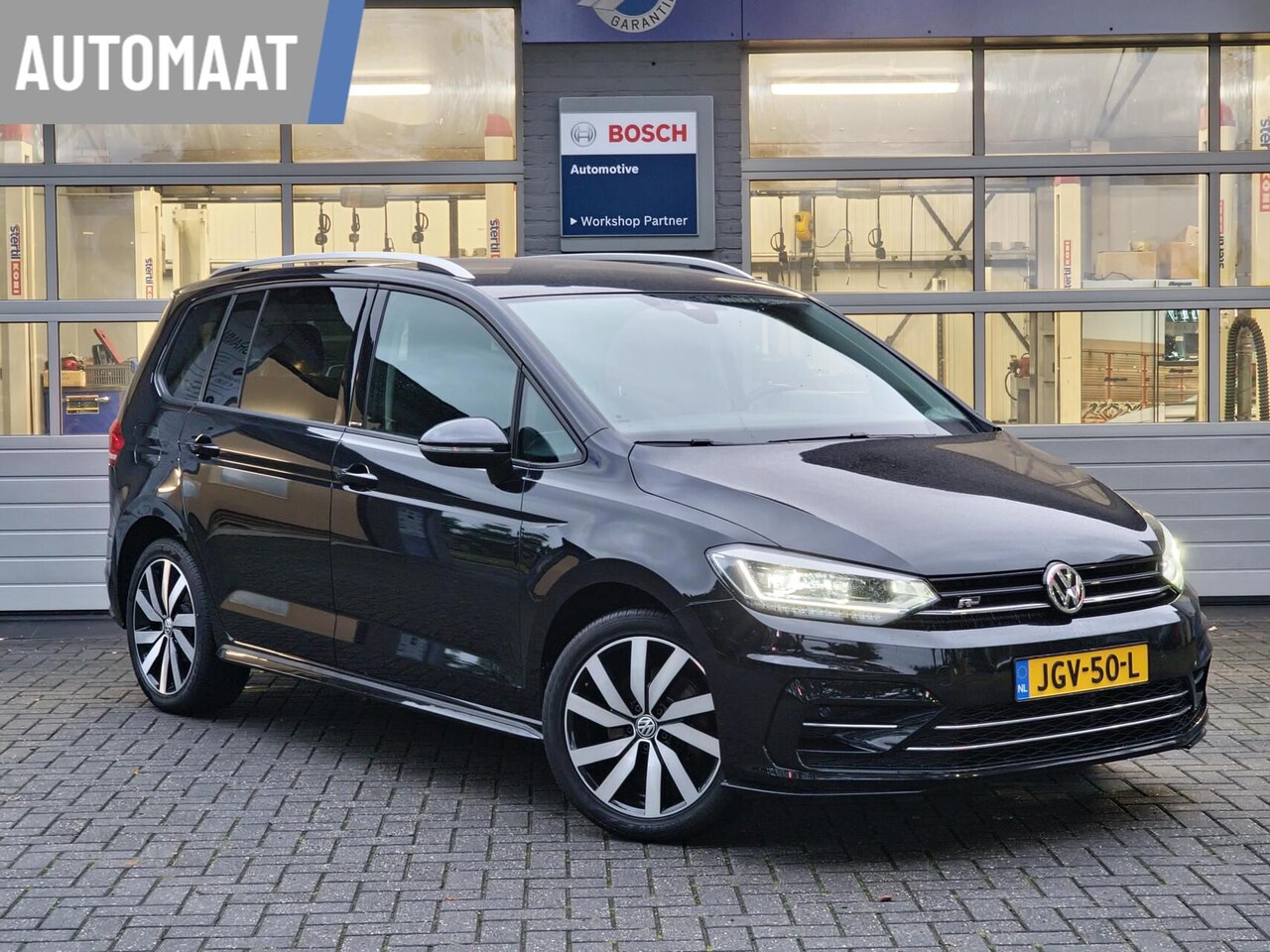Volkswagen Touran - 1.5 TSI DSG United R-line 7p|LED Matrix|7-persoons|ACC|Clima|PDC| - AutoWereld.nl